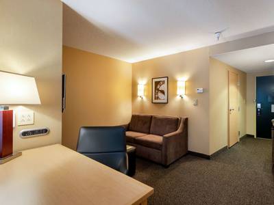 DoubleTree by Hilton Hotel Savannah Airport