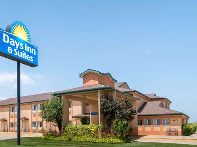 Days Inn & Suites Wichita