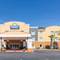 Days Inn and Suites Port Wentworth-North Savannah
