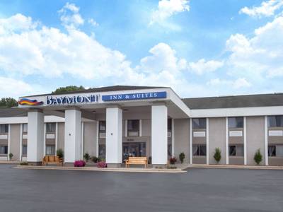 Baymont Inn & Suites Grand Haven