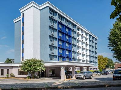 Days Inn Chester Philadelphia Airport