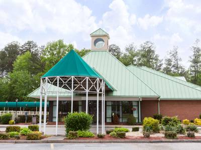 Days Inn Petersburg Fort Lee/South