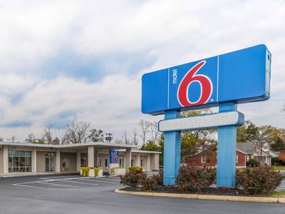 Motel 6 Winchester