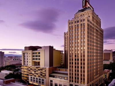 Drury Plaza Riverwalk San Antonio