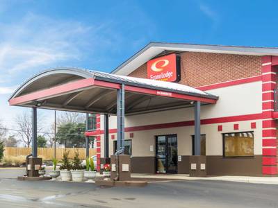 Econo Lodge Inn & Suites I-35 at Shawnee Mission