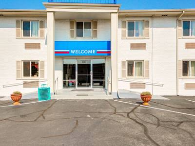 Motel 6 Wichita East