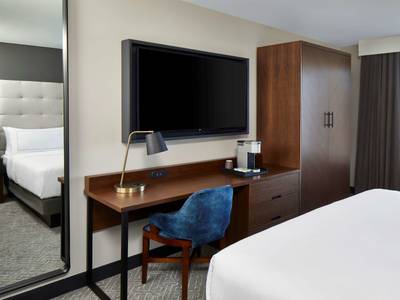 Four Points by Sheraton Knoxville Cumberland House Hotel