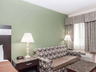 Howard Johnson Hotel Newark Airport (Foto)