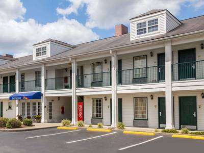 Baymont Inn & Suites Waycross