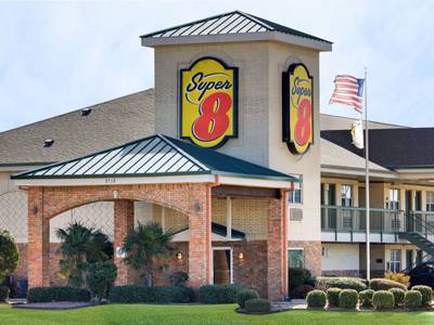 Super 8 Arlington SW