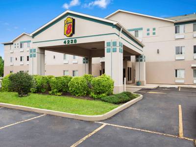Super 8 Motel - Aurora/Naperville Area