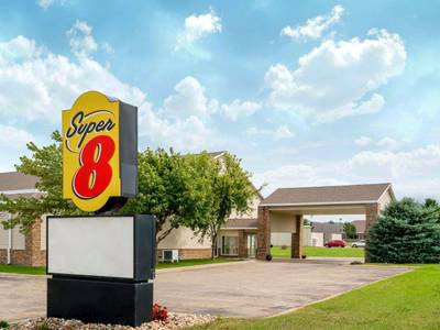 Super 8 Motel - Beresford