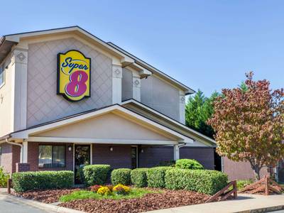 Super 8 Charlotte/Amusement Park Area