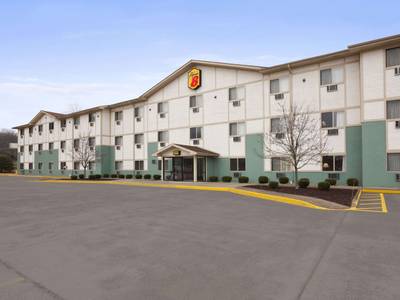 Super 8 Motel - Cromwell/Middleton