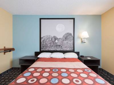 Super 8 by Wyndham Henderson North East Denver