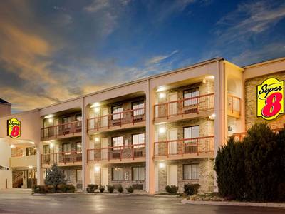 Super 8 Motel - Hermitage