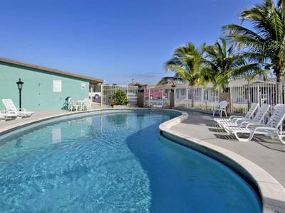 Super 8 Lantana West Palm Beach