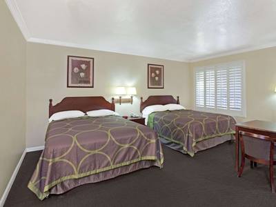 Super 8 North Hollywood