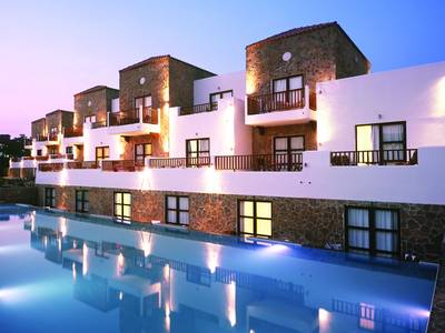 Costa Lindia Beach Resort