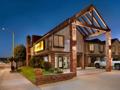 Super 8 Motel - Santa Clarita/Valencia