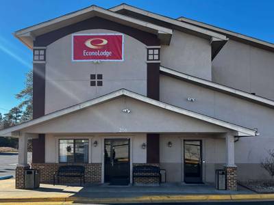 Super 8 Motel - Spring Lake/ Fort Bragg