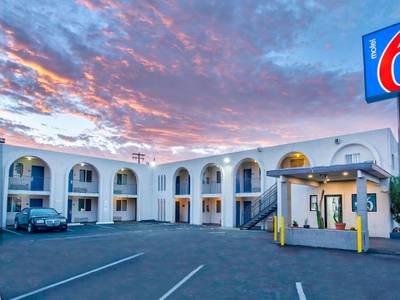 Super 8 Tucson/East/D.M.A.F. Area