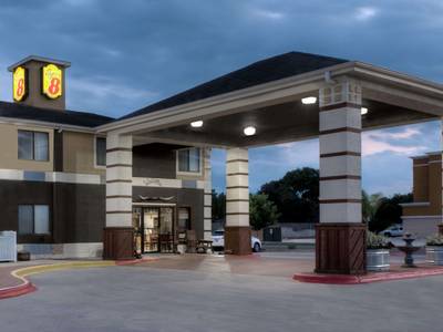 Super 8 Motel - Victoria/north/mall Area