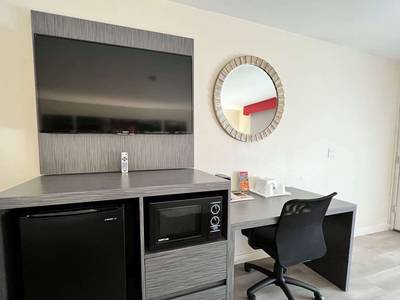 Travelodge Anaheim Convention Center