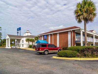 Motel 6 Brunswick