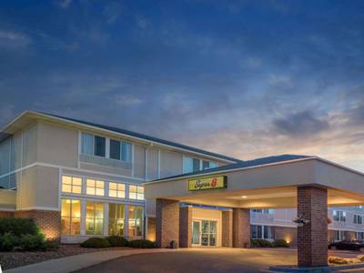 Super 8 Motel Menomonie