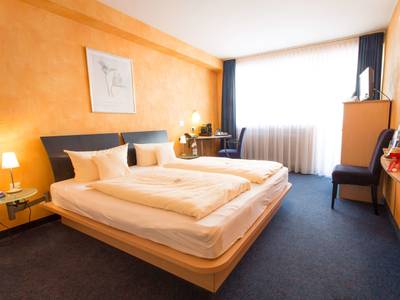 Tiptop Hotel National