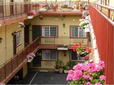 Super 8 San Francisco near the Marina