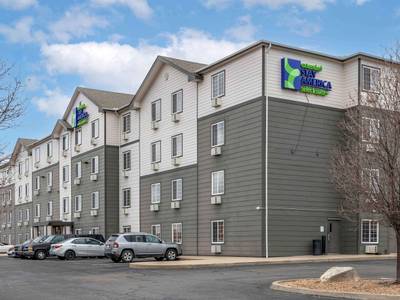 WoodSpring Suites Wichita North
