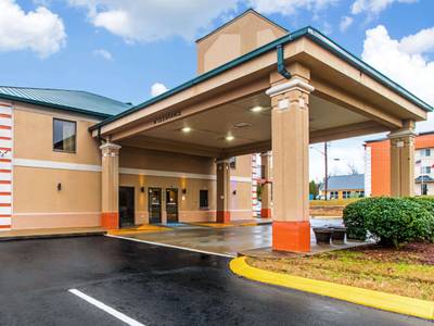 Rodeway Inn & Suites