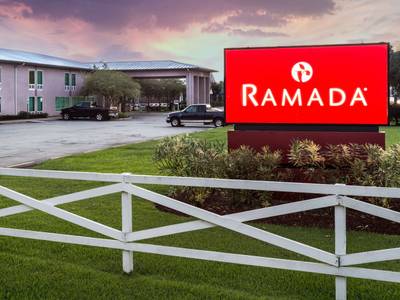 Ramada by Wyndham Luling