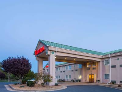 Ramada Strasburg Hotel