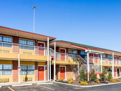 Rodeway Inn & Suites