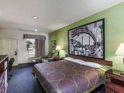 Super 8 Houston Hobby Airport South