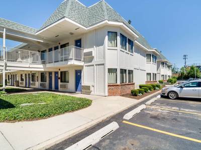 Motel 6 Chicago O'Hare - Schiller Park