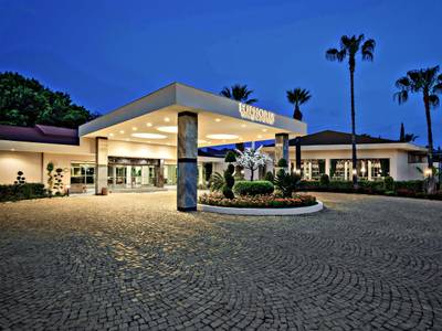 Euphoria Palm Beach Resort