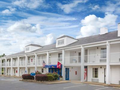 Baymont Inn & Suites Tuscaloosa