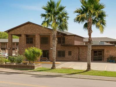 Super 8 Universal City