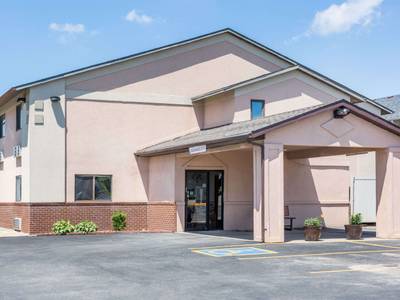 Super 8 Motel Osceola IA