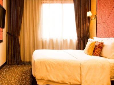 Nostalgia Urban Boutique