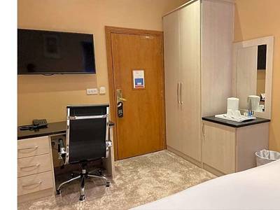 OYO Baylis House Hotel