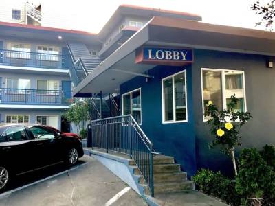 Travelodge by Fishermans Wharf