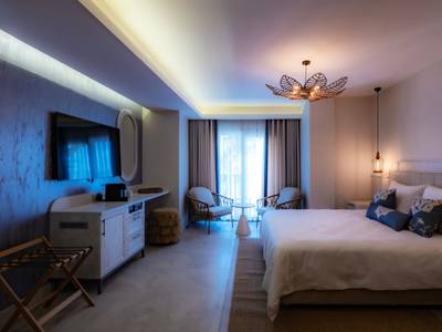 Camelot Boutique & Beach