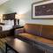 Best Western Plus Chain of Lakes Inn & Suites