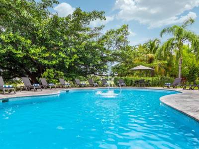 One Puerto Vallarta Aeropuerto