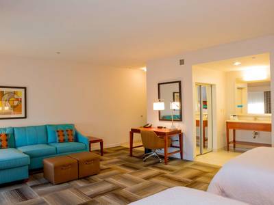 Hampton Inn & Suites Riverside/Corona East